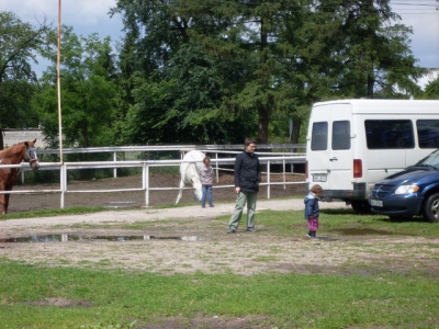 Radosne Maluchy na koniach